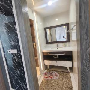 Muong Thanh Apartment, 2 Bedrooms, My Khe Beach View