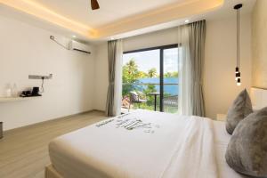 Kirulhiya Omadhoo - Live the Island Dream
