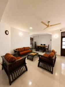 4 S Villa