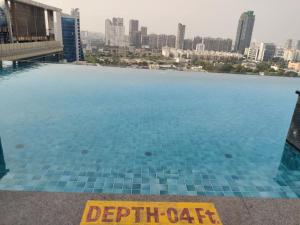 Azure Haven-67 Infinity Pool Studio M3M Sky view