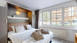 Studio with a swimming pool in Crans-Montana