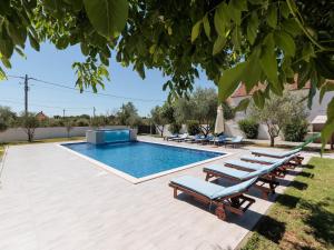 Villa in Galovac with Pool near Zadar