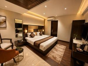 Hotel Aura IP Grand By Qotel Karkardooma Metro Station New Delhi