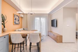 Elegant Apartment Just 100m from Neos Kosmos Metro
