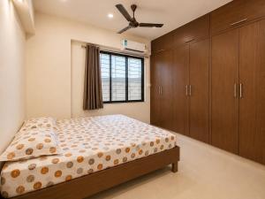 Beautiful 2bhk apartment with Kitchen and car parking in Tirupati near railway station and Bus stand
