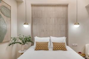 Minimal Luxury Apartment near Acropolis Metro