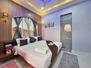 EMPYREAN STAY II THE G0DFATHER II 4BHK Il FULLY AC II LUX PROPERTY II