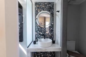 Elysium Luxury Apartment with Jacuzzi