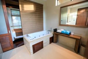 AKIRA Lipe Resort