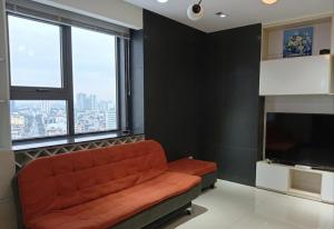 1 Bedroom with 3 beds, 1 min walk to Beach