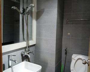 1 Bedroom with 3 beds, 1 min walk to Beach