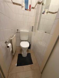 Cozy Apartments in Central Location with Free Parking