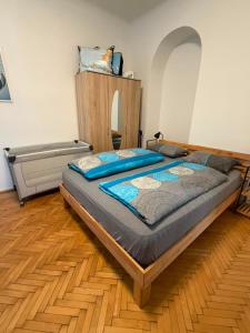 Cozy Apartments in Central Location with Free Parking