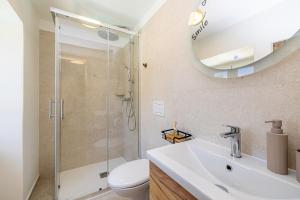Holiday house SAN LEONARDO with private pool