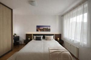 Sky View Family Apartment for 6 - Free Parking