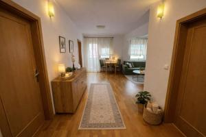 Sky View Family Apartment for 6 - Free Parking