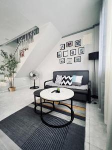 New Modern Apartelle
