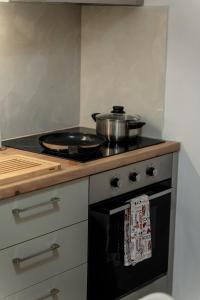 3BR Old Town Retreat - 2min Walk to Sea