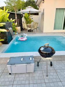 Phirom4 Pool Villa Pattaya