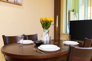 2BR with Terrace by the Small Basilica & Old Town by Flat Manаger