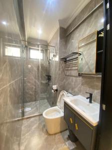 2Bedroom with a Rooftop Restaurant Near Yaya Center Kilimani