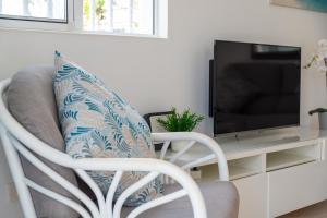 1BDR Hibisco apartment with Terrace and Ocean View