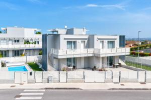 The Prince - Luxury apartments with Pool