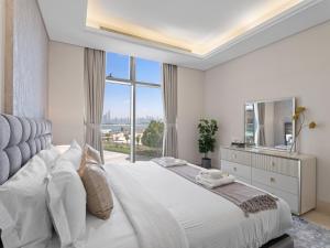 Upscale Palm Living Accor Hotel Access-01