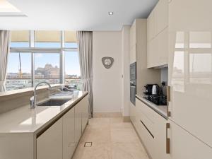Upscale Palm Living Accor Hotel Access-01