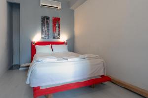 Acropolis view, near Monastiraki 2br 2 bathrooms RED