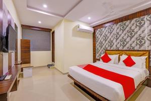 Hotel O Golden Near Haroni Road