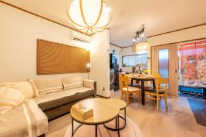 guesthouse namiyoke A 1-minute walk from Bentencho Station
