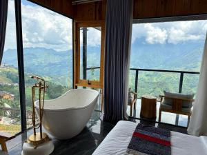 Lá Đỏ Hotel Retreat Sapa Center