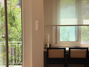 Chic Studio Apartment next to Agiou Georgiou square