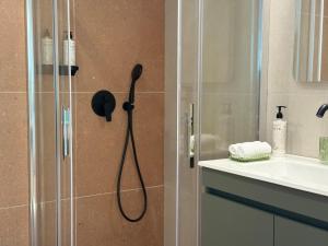 Chic Studio Apartment next to Agiou Georgiou square