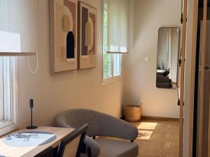 Chic Studio Apartment next to Agiou Georgiou square