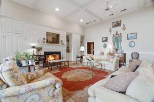 7Acre Retreat w Guest Suite Near Truist Park
