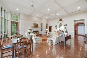 7Acre Retreat w Guest Suite Near Truist Park