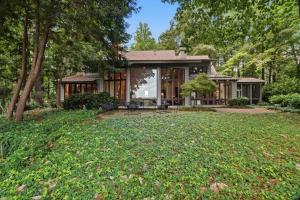 7Acre Retreat w Guest Suite Near Truist Park