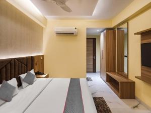 Hotel Asian Blue Near Delhi Aiport