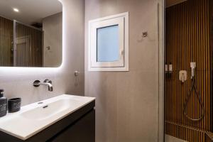 Acropolis Apartment 2BR 2BATH