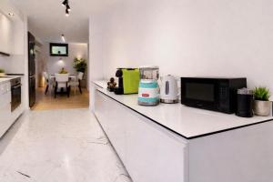 Winter Belgrade Villa & Apartments - Private Estate & Pool - Garden & Yard - Taverna - BBQ - Free Parking