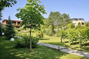 Belgrade Villa & Apartments - Private Estate & Pool - Garden & Yard - BBQ - Free Parking