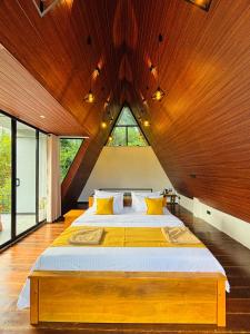 Ella Rock Luxury Villa