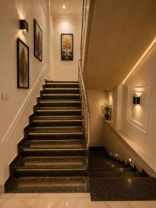 Hotel Bell-A-Mount Blue Near Delhi Airport and Free Airport Pickup & Drop