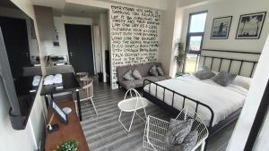 Modern Davao Condo Beside Malls, 6 Mins to Davao Airport