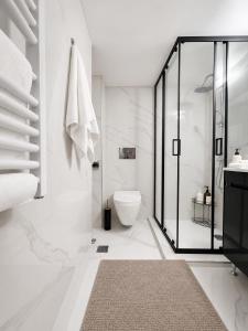 Renovated Central 3 Bedroom Apartment