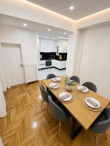 Renovated Central 3 Bedroom Apartment