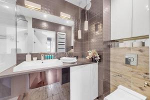 Walnut Apartment with Terrace&Parking Mokotow