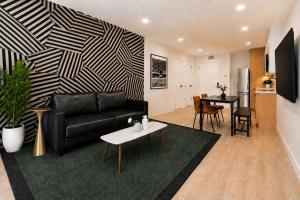 1BR Designer Suite Sleeps 4